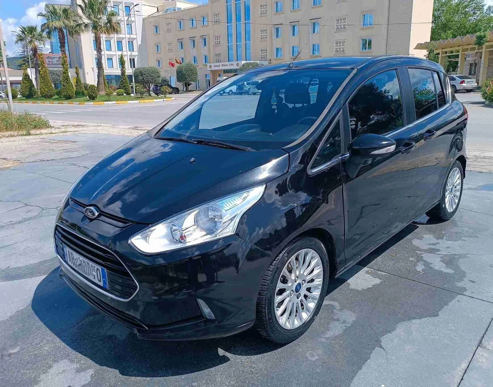 Ford B-Max 1.6 Benzinë • Automat • Viti 2014